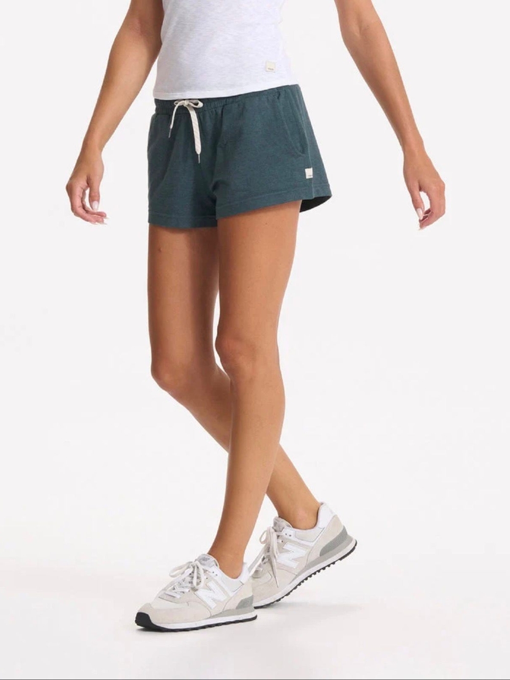Vuori Women Halo Performance Shorts 2" Green Athletic Athleisure Comfort  Medium